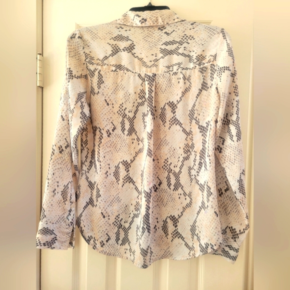 Express Portofino, Snake skin pattern, button up, Blouse sz XS/TP - Picture 3 of 7